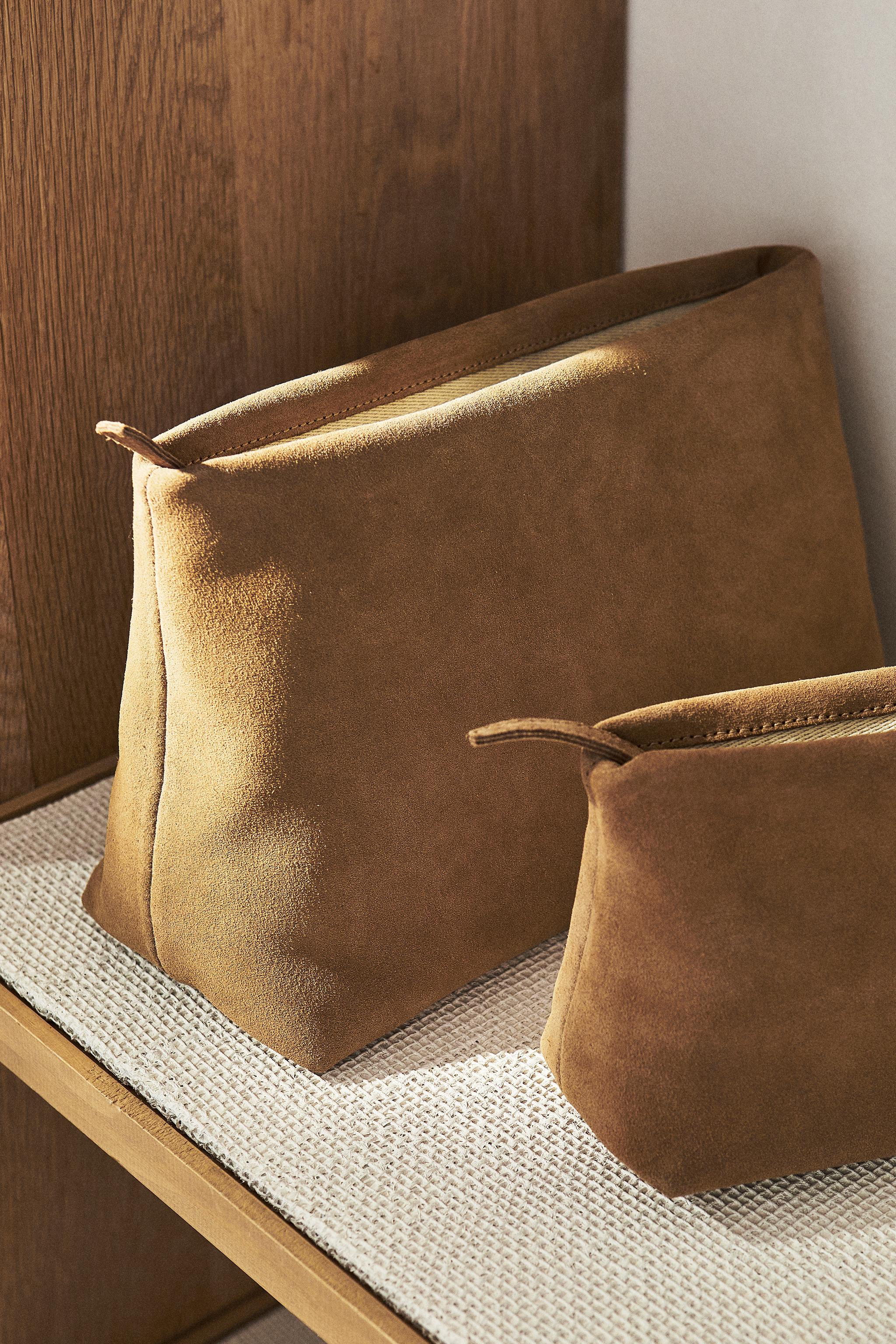 SPLIT SUEDE MAKEUP BAG